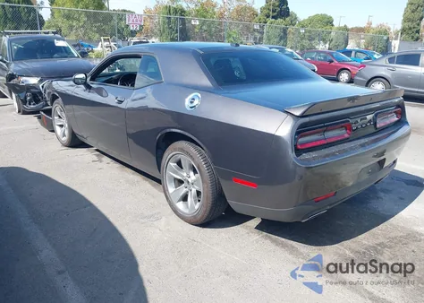 2018 Dodge Challenger Sxt z USA, uszkodzony, nr VIN 2C3CDZAG1JH328188
